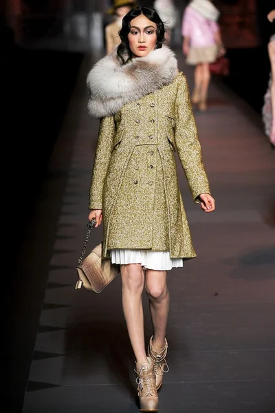 Look 24